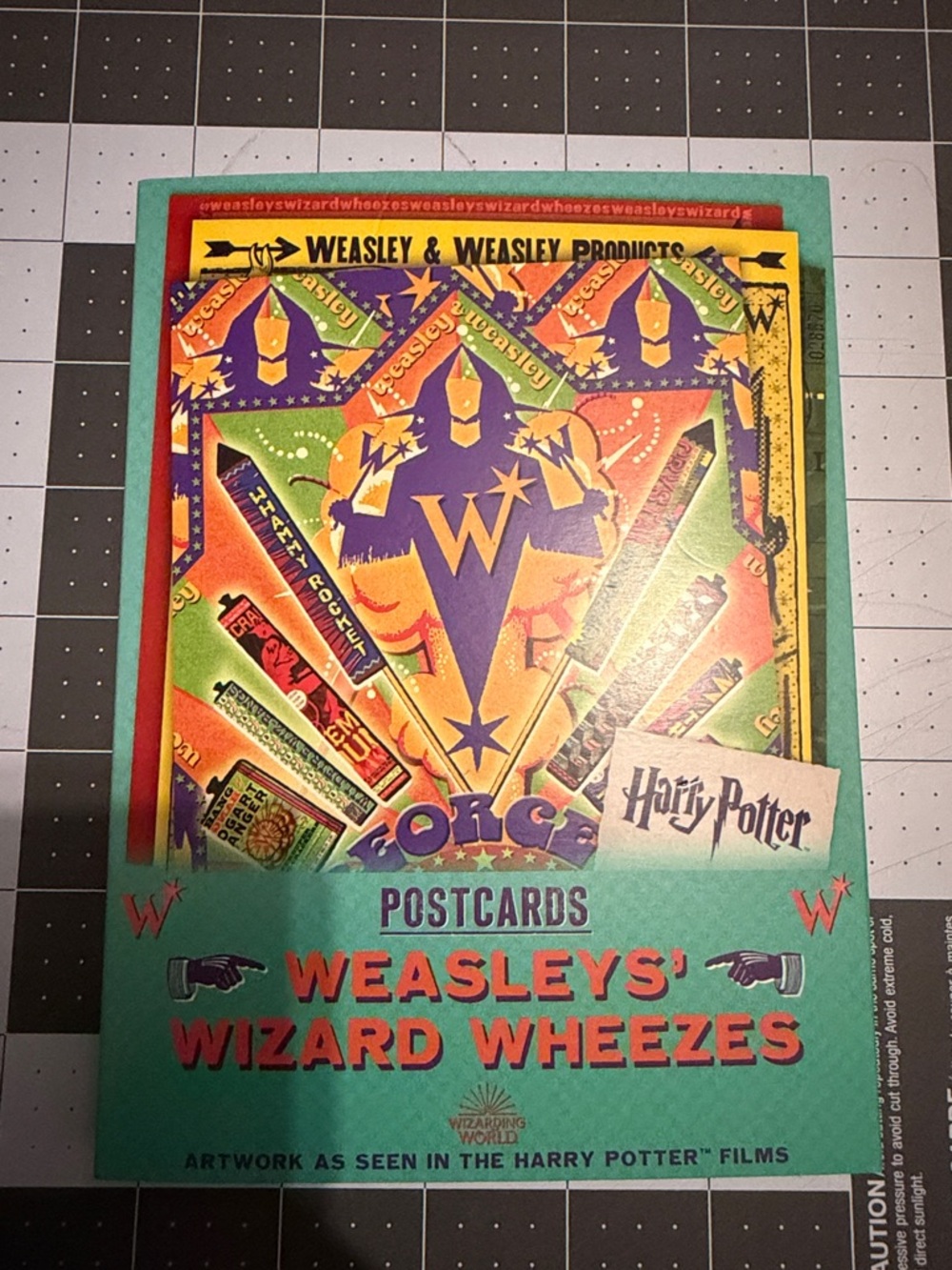 Weasleys' Wizard Wheezes Postcards - Multicolor - Harry Potter